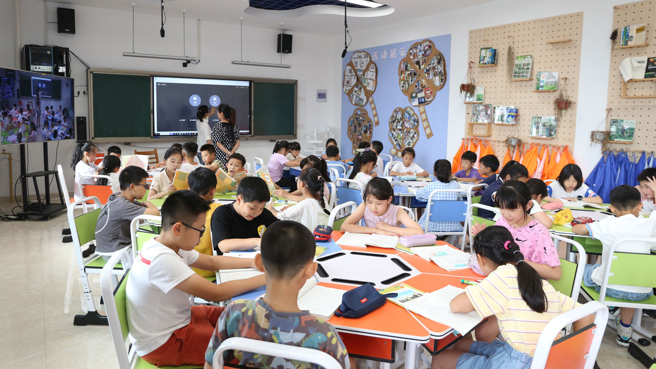 建三個(gè)課堂就選奧威亞,專(zhuān)遞課堂與網(wǎng)絡(luò)研修相結(jié)合，創(chuàng)新“互聯(lián)網(wǎng)+”結(jié)對(duì)幫扶